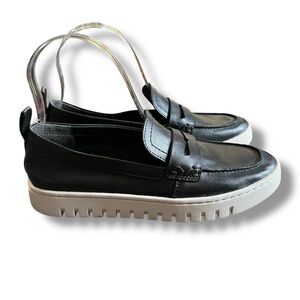 VIONIC | EUC Uptown Loafer Size 6